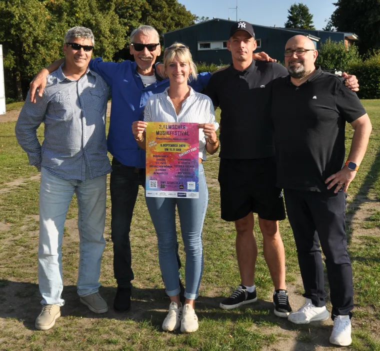 Das Orga-Team des Elmscher Musikfestivals: Michael Stich, Klaus Totz alias Totzer, Kamilla Lohr, Sascha Duffner und Manuel Langeheinecke